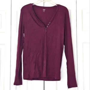 GAP Longsleeved Ribbed Tee